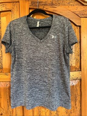 Under Armour Women's Heather Grey V-Neck Performance Tee